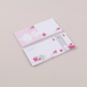 Sticky memo pad with CityU floral emblem